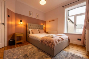 Large home in Cardiff's city center - 14 Beds